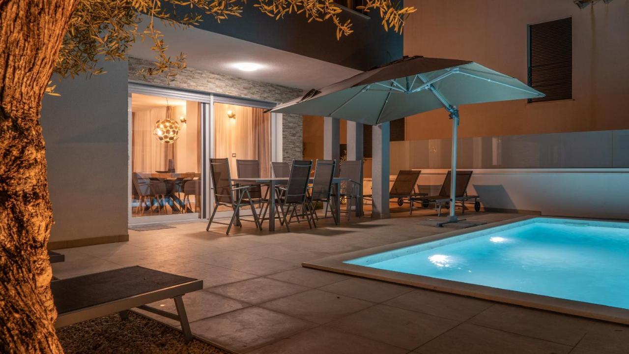 Villa Dea - Dein Rueckzugsort Am Meer Mit Beheiztem Pool Vrsi Exterior photo