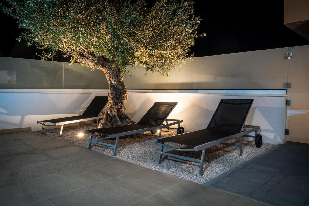 Villa Dea - Dein Rueckzugsort Am Meer Mit Beheiztem Pool Vrsi Exterior photo