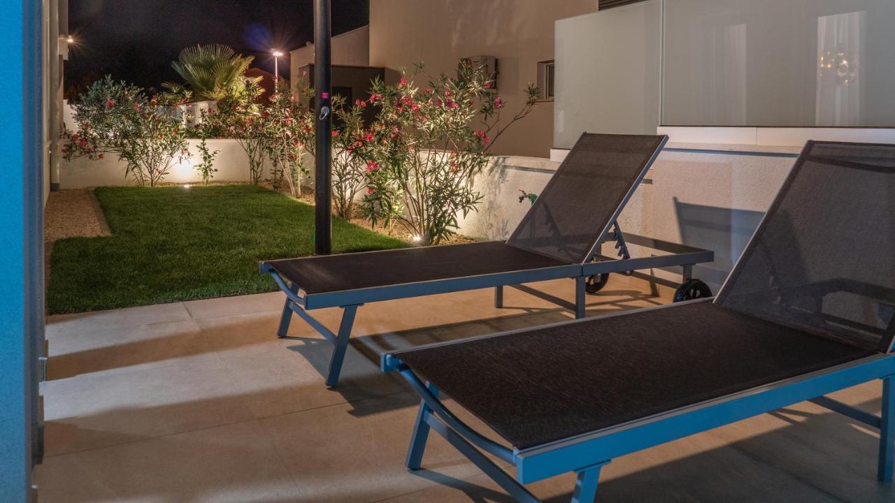 Villa Dea - Dein Rueckzugsort Am Meer Mit Beheiztem Pool Vrsi Exterior photo