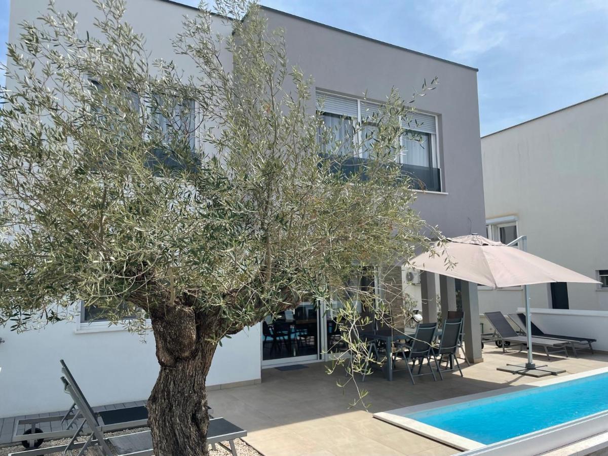 Villa Dea - Dein Rueckzugsort Am Meer Mit Beheiztem Pool Vrsi Exterior photo
